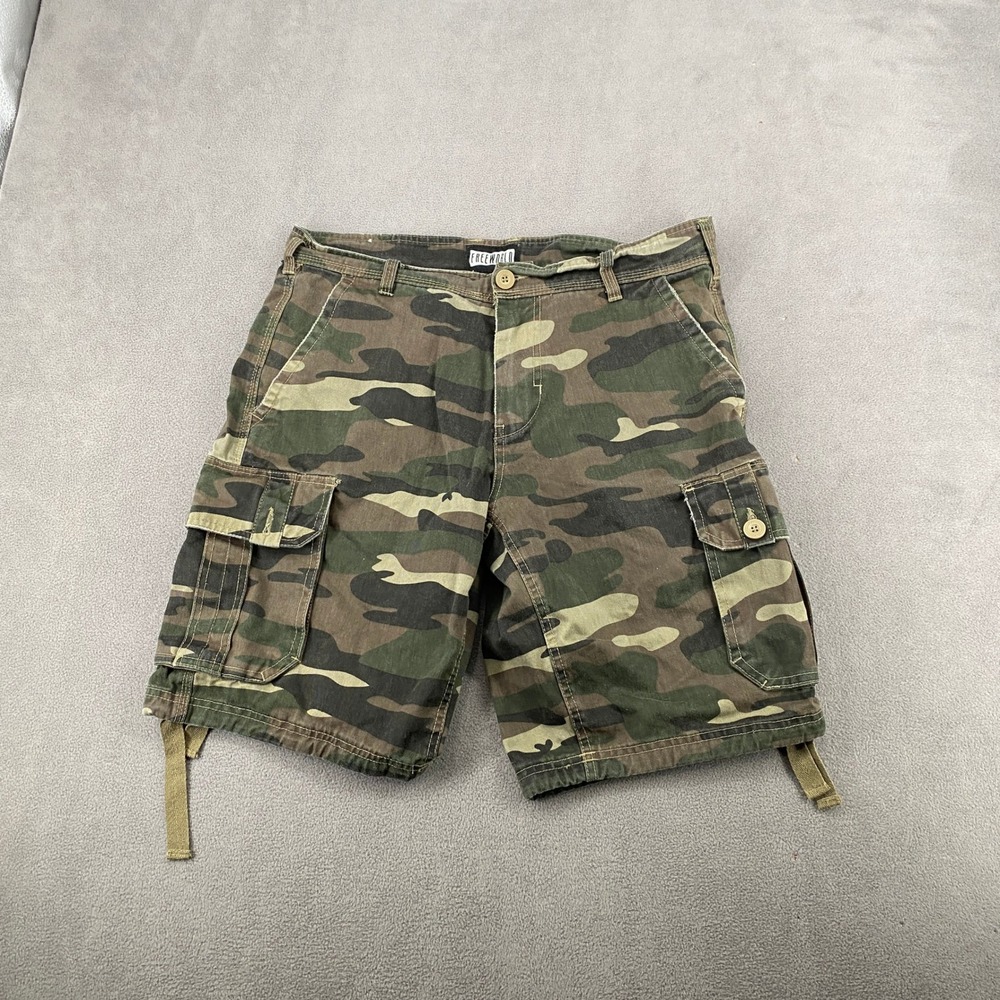 Freeworld Mens Camo Cargo Shorts Size 33 Green Woodland Camouflage Utility Pocke